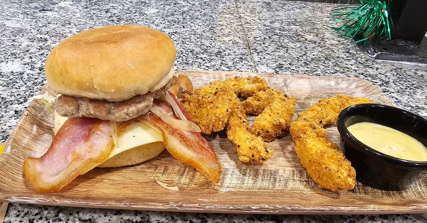 Hamburguesa con fingers de pollo