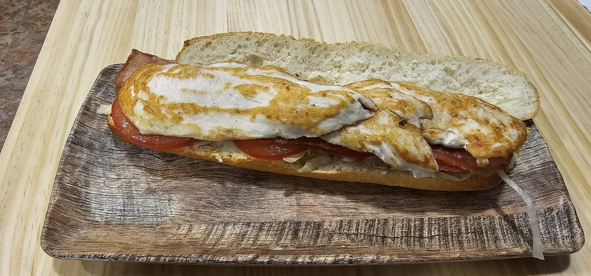 Bocadillo de pechuga de pollo